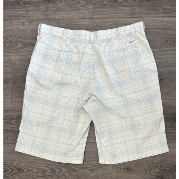 Nike Golf Shorts Plaid Shorts White‎ Green Blue Lightweight Performance Size 38 - Picture 2 of 6